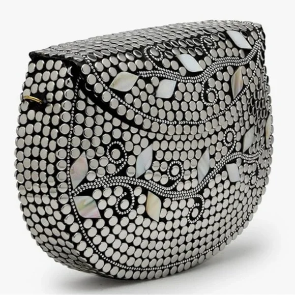 Silver clutch with mother of pearl leaf design - Picture 4 of 8
